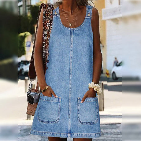 Casual denim dress with suspenders and pockets