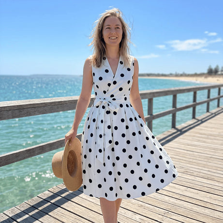 Women's Polka Dot Sleeveless V-Neck Dress
